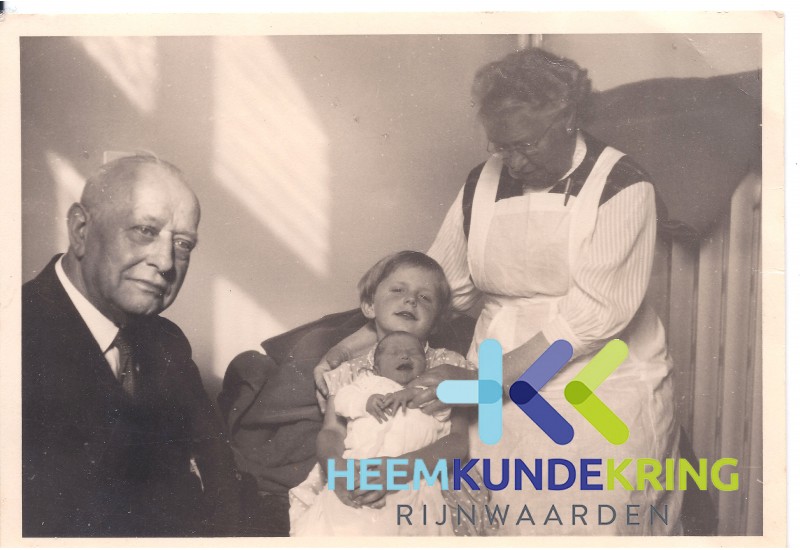 Dina Damen en ... 28-06-1957 Coll. HKR F0000037
